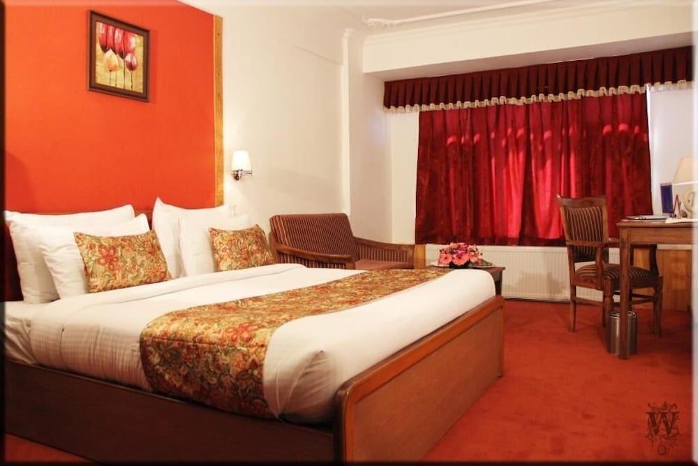 Фото Batra Hotel