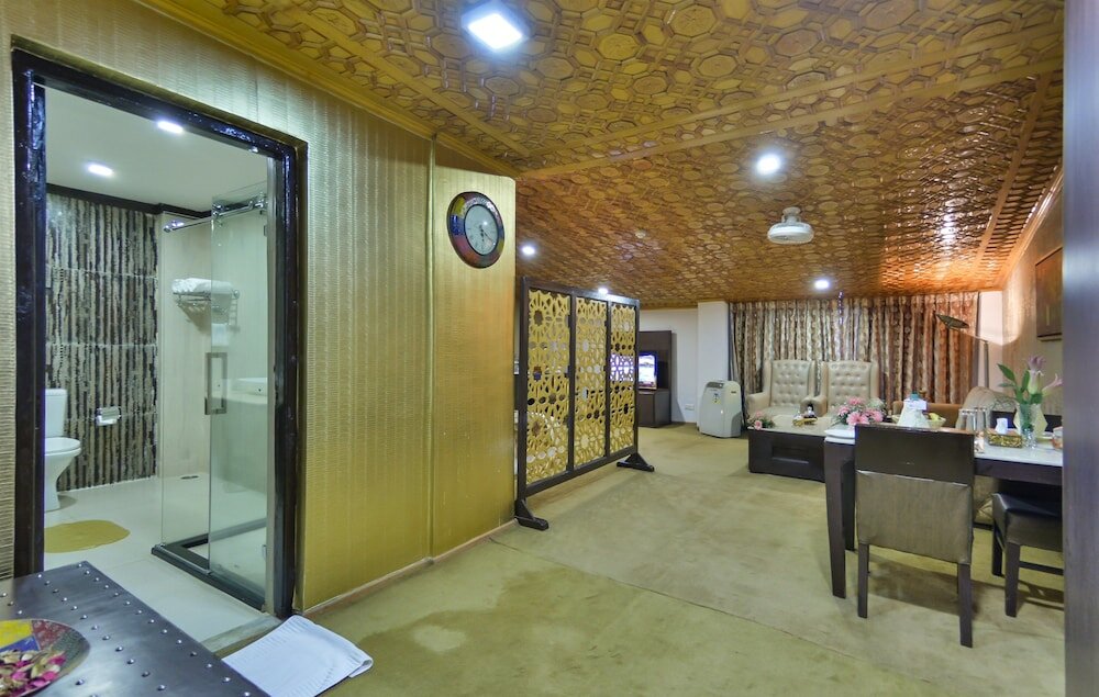 Фото Batra Hotel