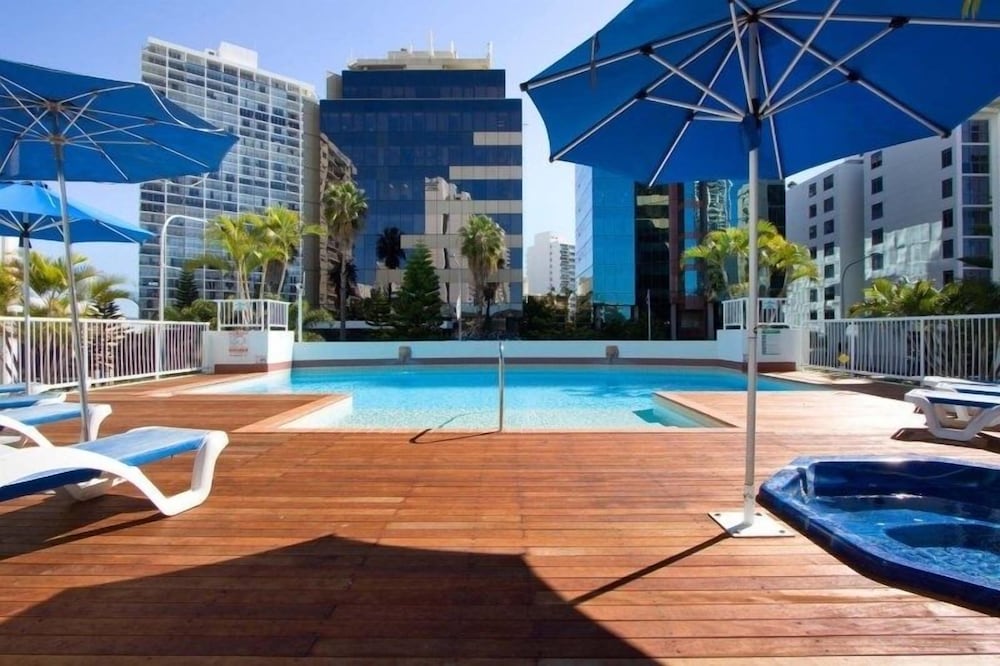 Фото Raffles Royale