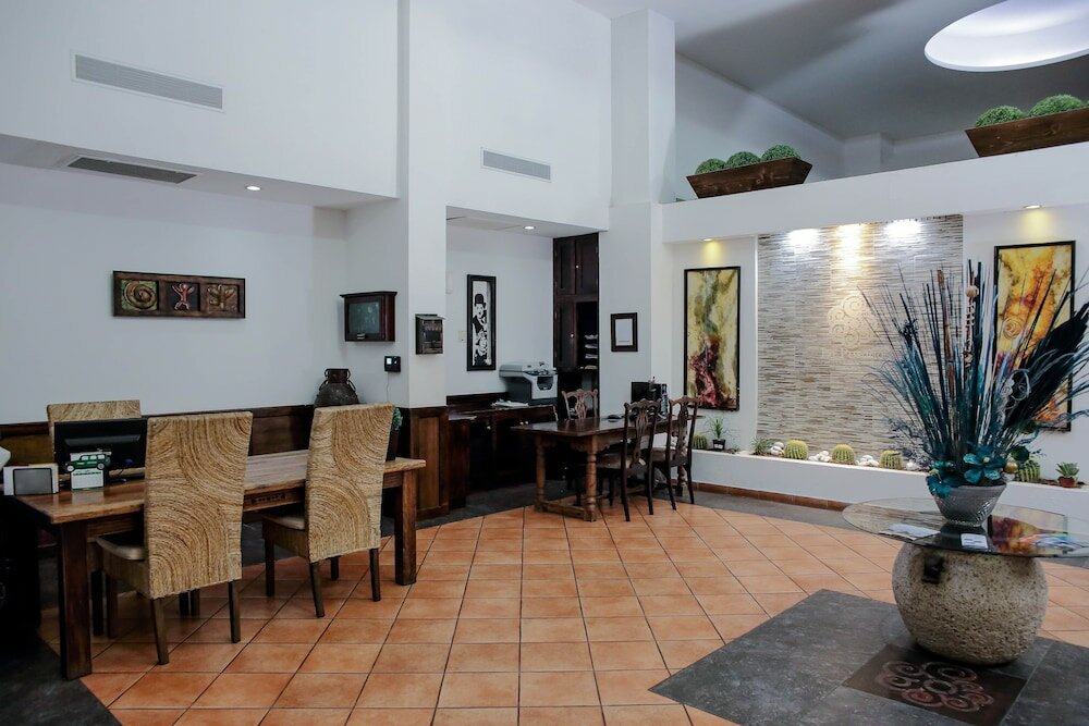 Фото La Posada Hotel & Beach Club