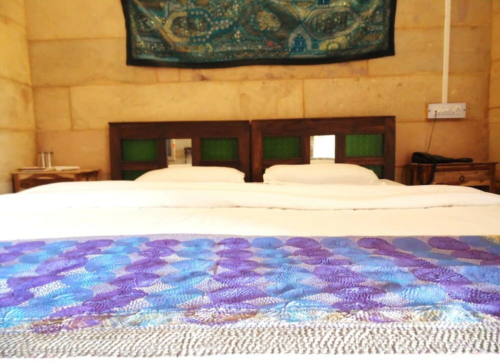 Фото Hotel heera Court