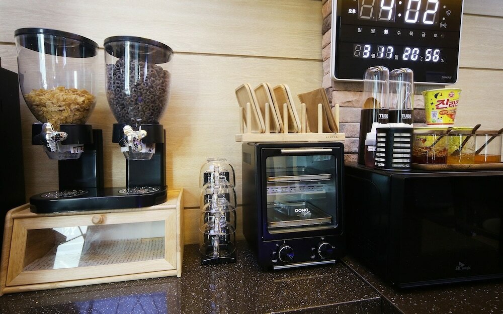 Фото Changwon Palyongdong Hotel Cozy