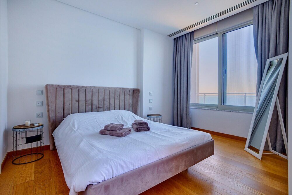 Фото Super Luxury Apartment in Tigne Point, Amazing Sea Views