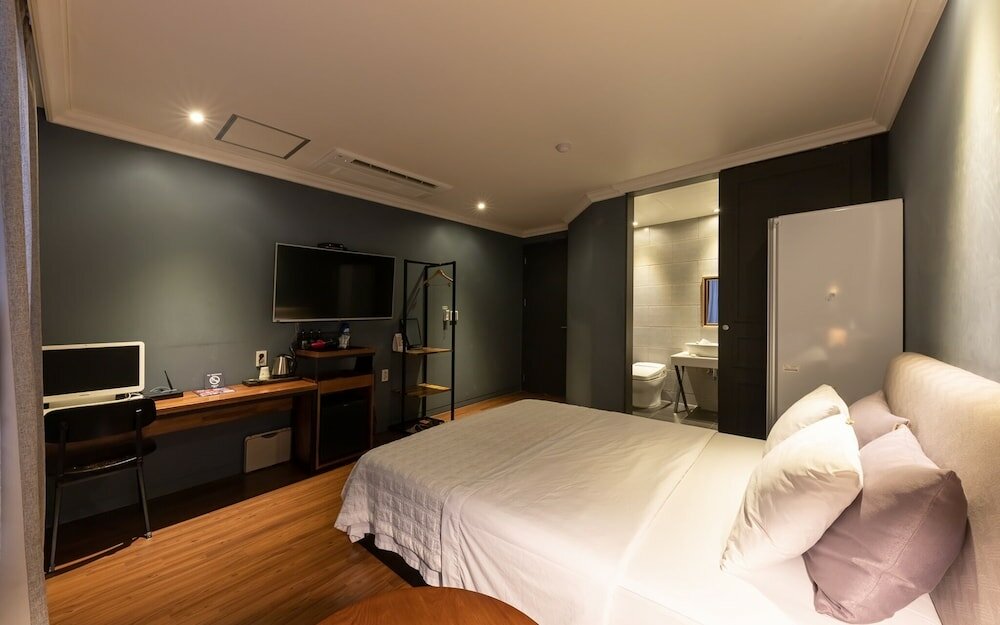 Фото Brown Dot Gimhae Eobang