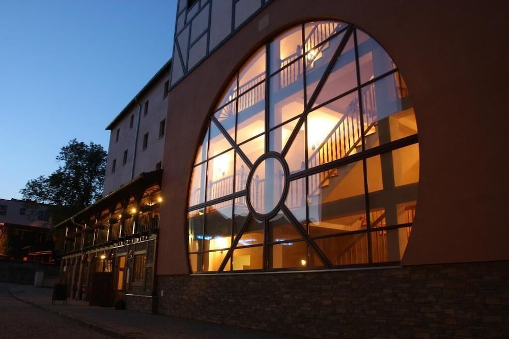 Фото Hotel Zamkowy Młyn