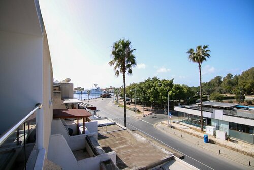 Гостиница Phaedrus Living: Seaside Deluxe Flat Harbour 107 в Пафосе
