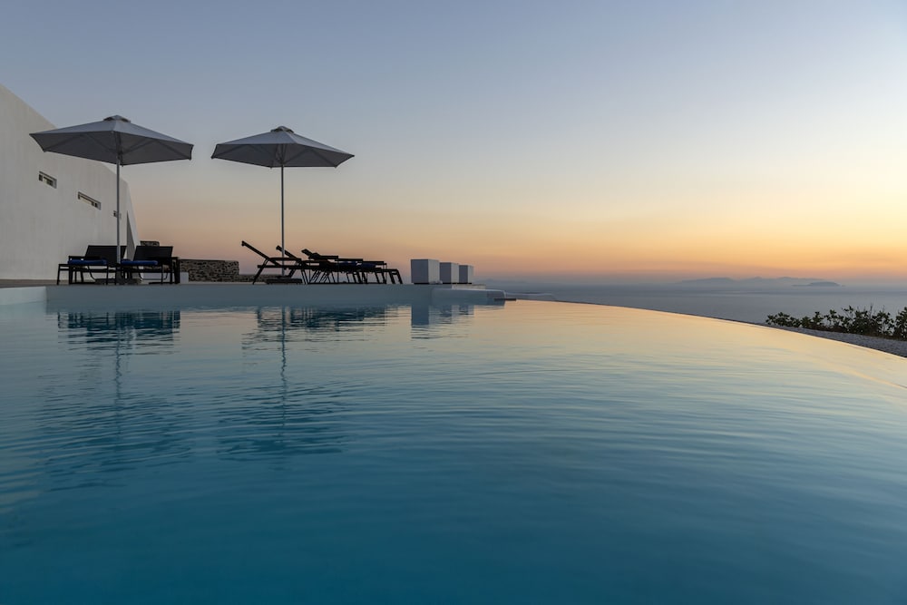 Фото La Maltese Villas Santorini