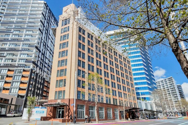 Гостиница Bright & Cozy 1br - Kitchen - Laundry в Окленде