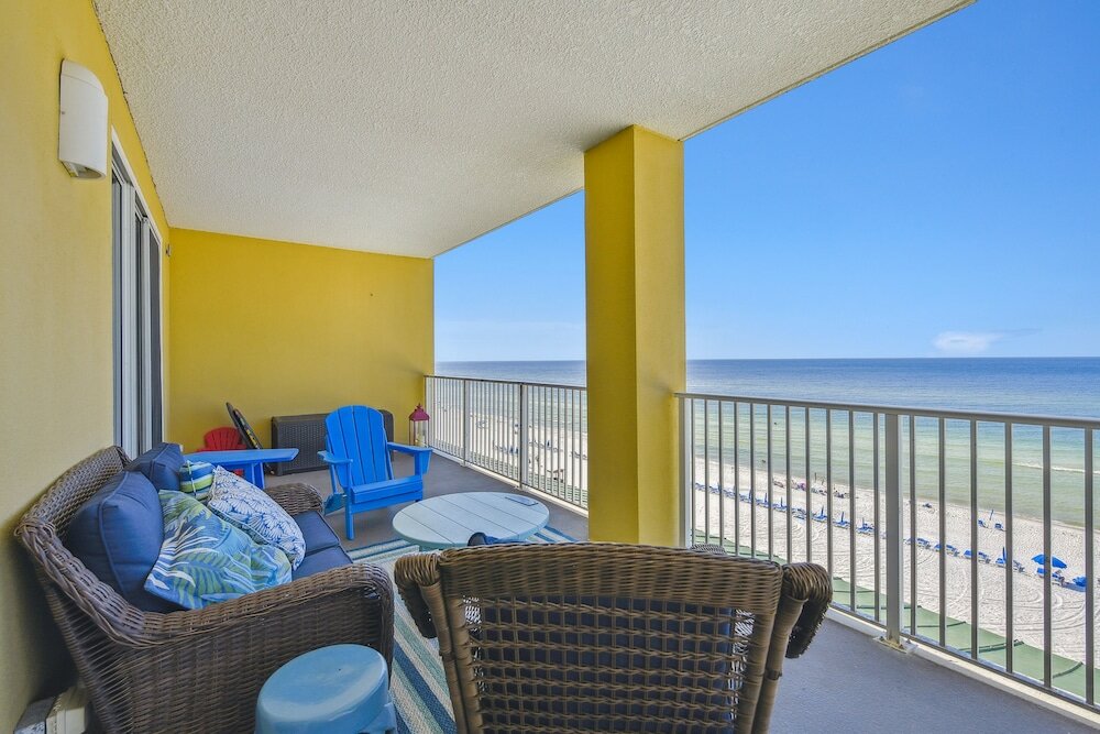 Фото Tropic Winds by Book That Condo