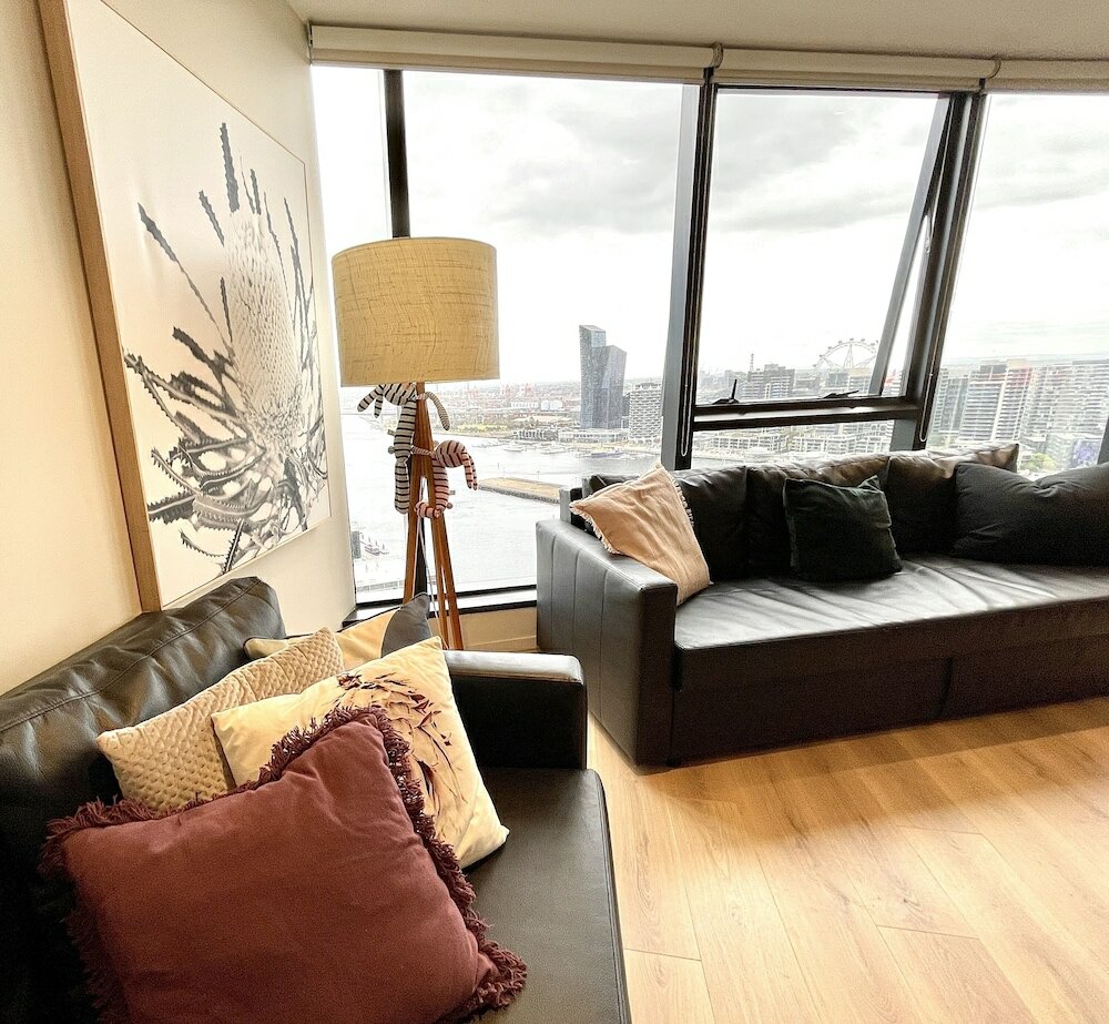 Фото Readyset Apartments Stadium South