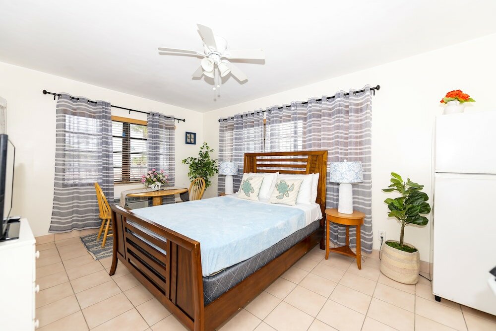 Фото Tropic Isle Hotel and Apartment