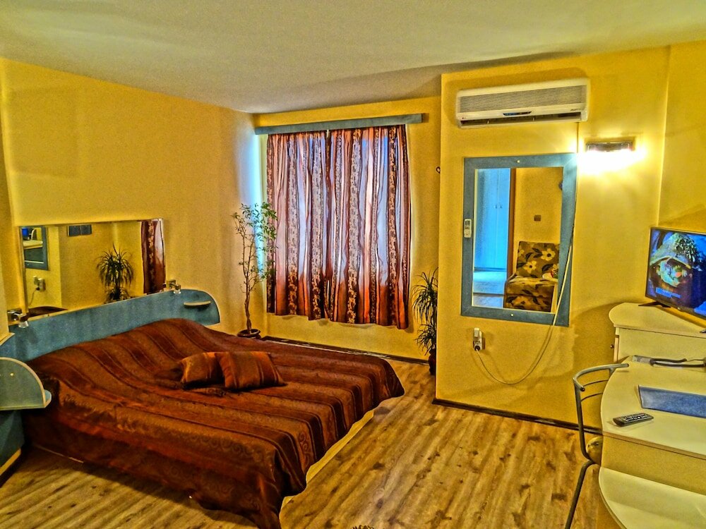 Фото Hotel Color Varna