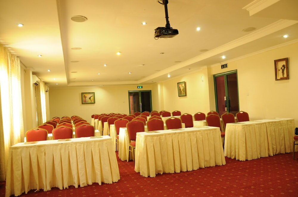 Фото Crystal Palm Hotel