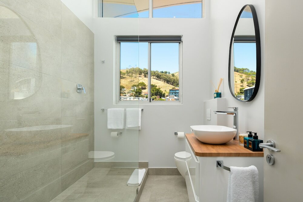 Фото Point Break Luxury Apartments