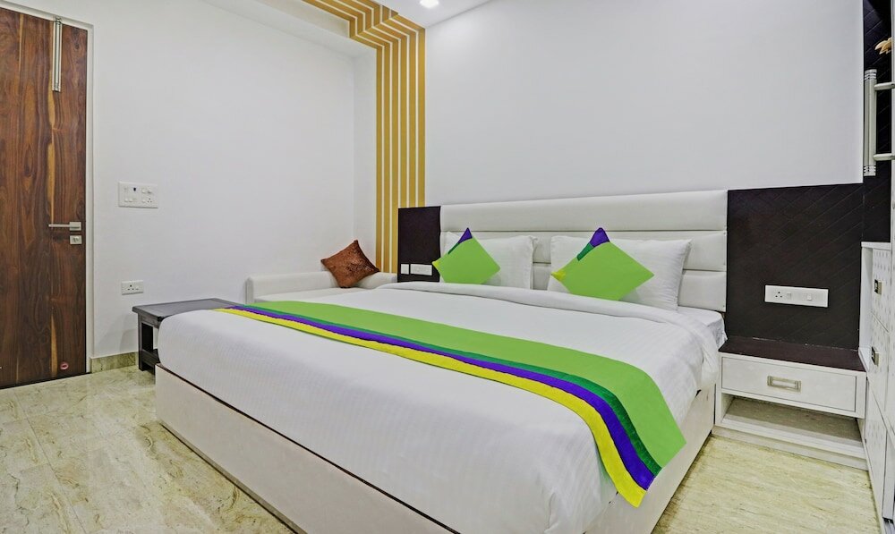 Фото Treebo Trend Kanopy Greens