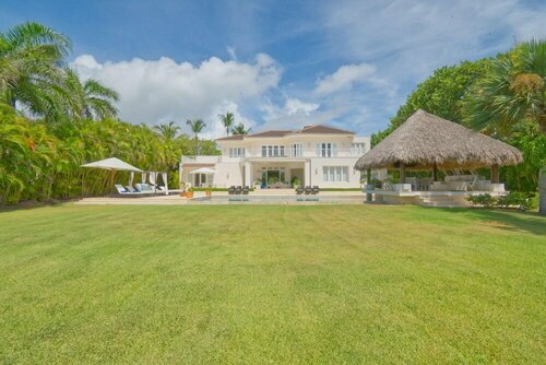 Гостиница Fantastic 8-bedroom Golf-front Mansion Near the Beach в Пунта-Кана