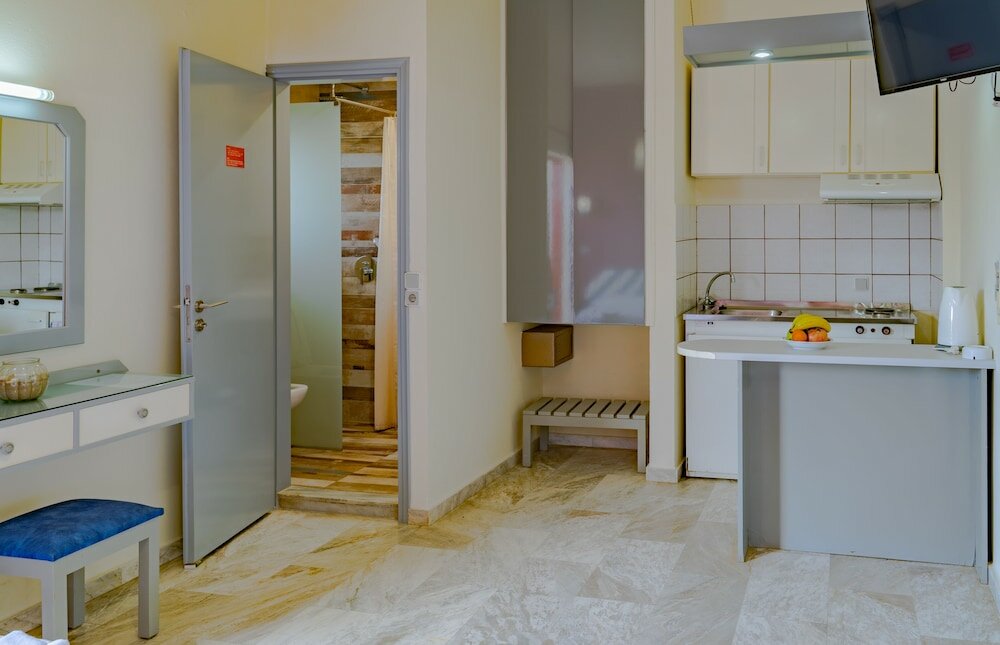 Фото Saint-Trope Studios