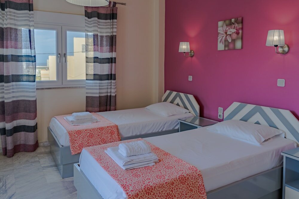 Фото Saint-Trope Studios