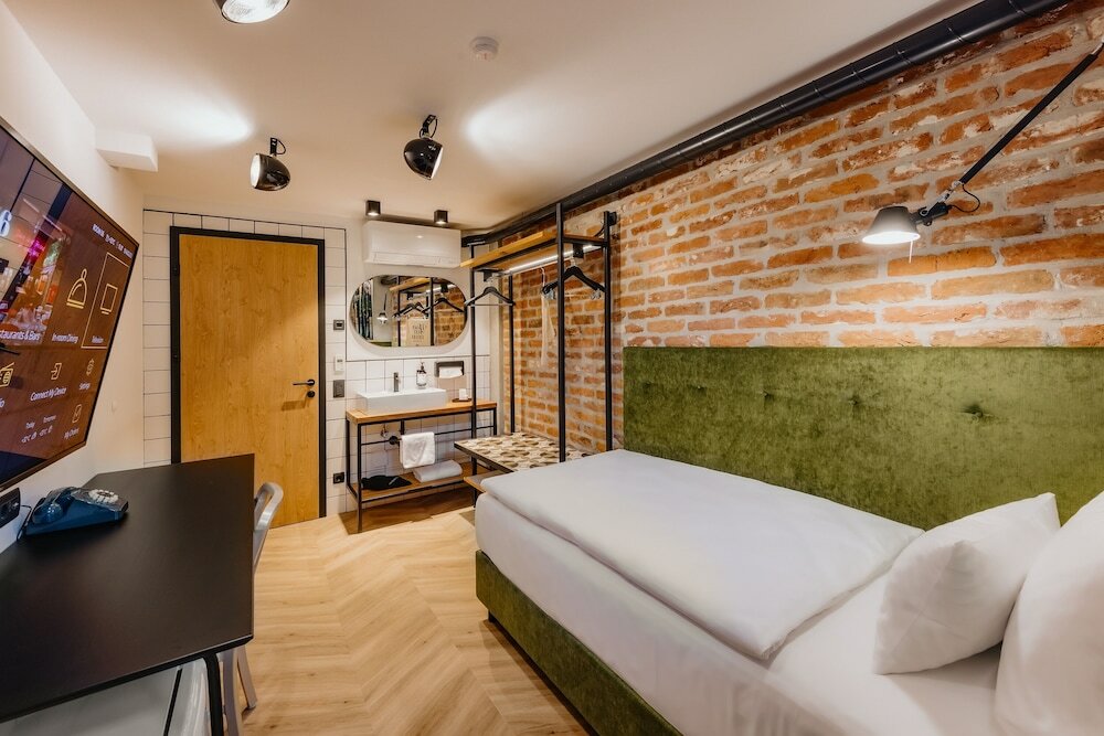 Фото One66 Hotel