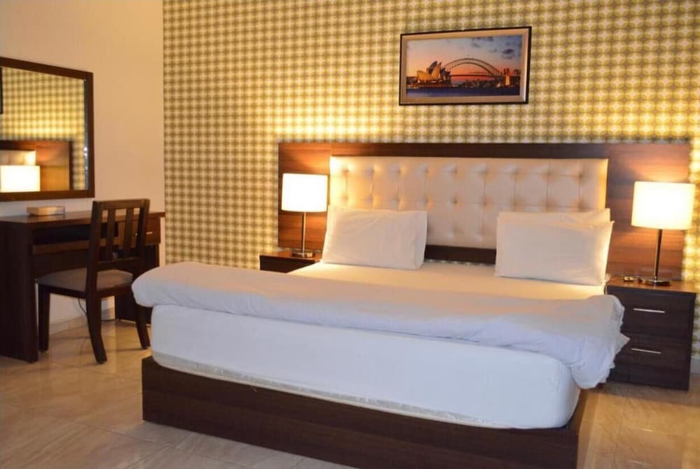 Фото Lancaster hotel apartments