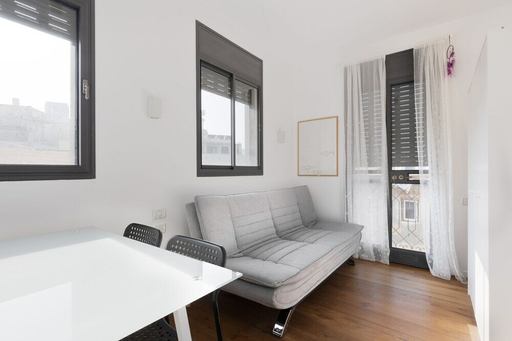 Фото Chic and Sunny in the Heart of Tel Aviv