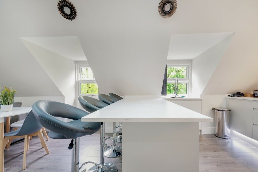 Фото Crown Place 2 & 3 Bedroom Luxury Apts