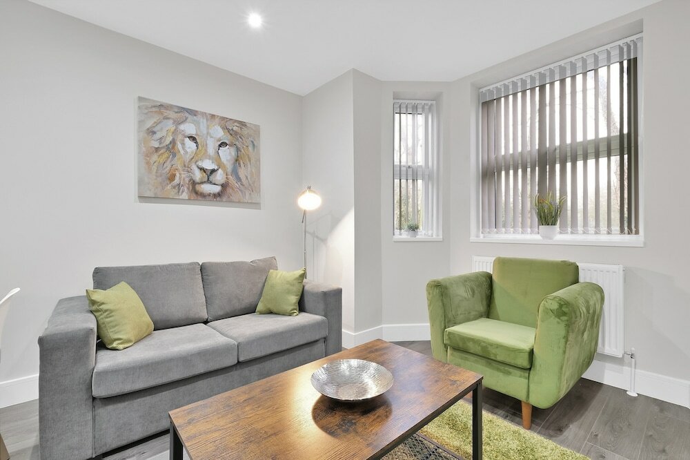 Фото Crown Place 2 & 3 Bedroom Luxury Apts