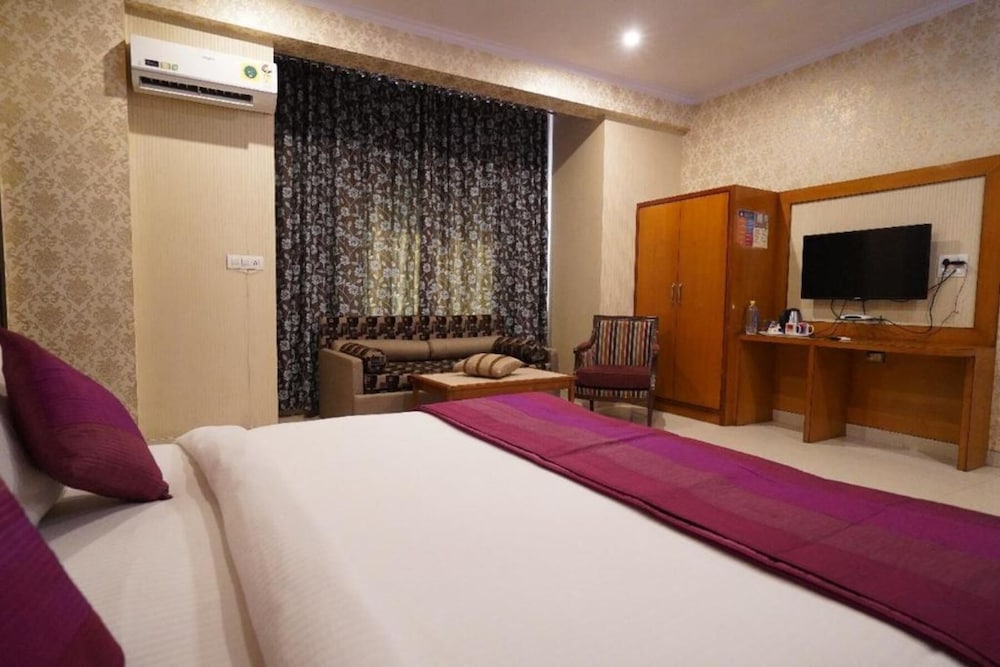 Фото Hotel The Omaira