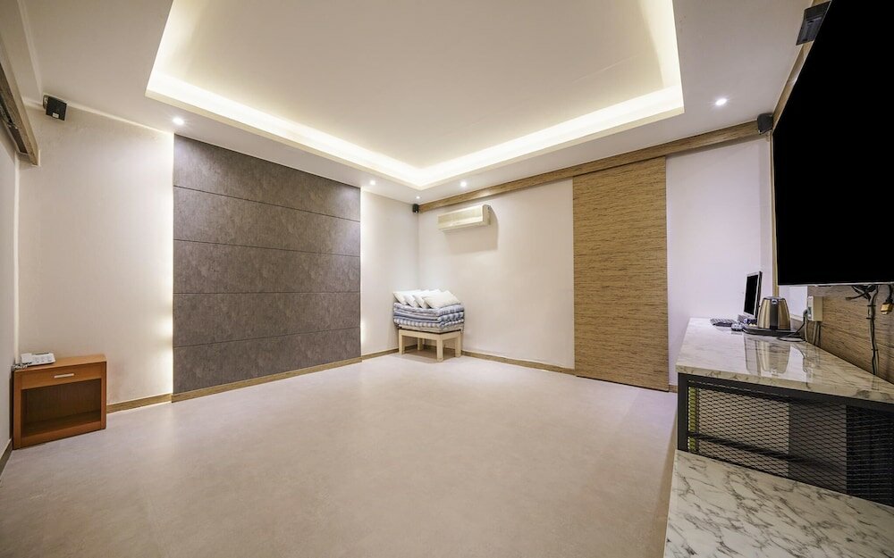 Фото Daejeon Yuseong SPA Tower