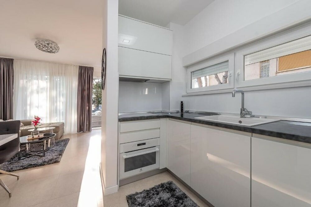 Фото Sunset apartment with private pool and jacuzzi