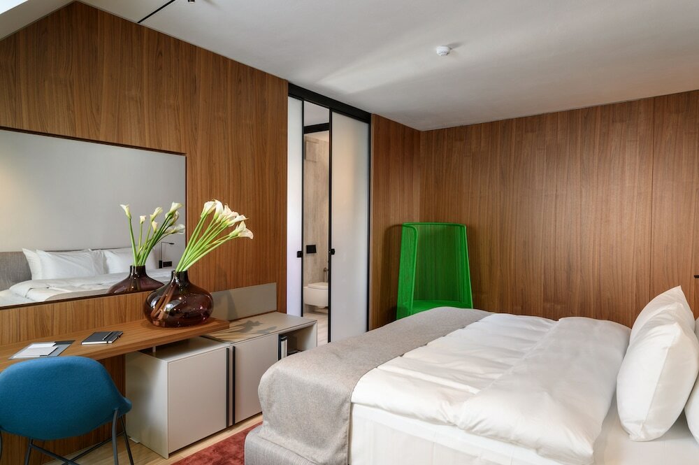 Фото Zlata Ladjica Boutique Hotel