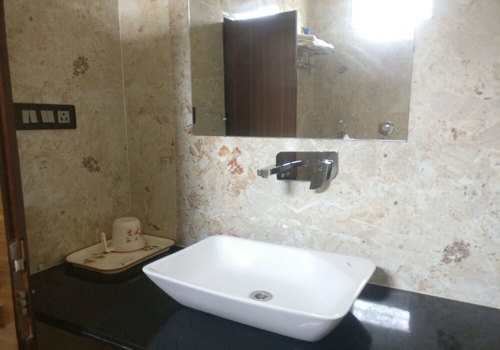 Фото Hotel Kohinoor Plaza