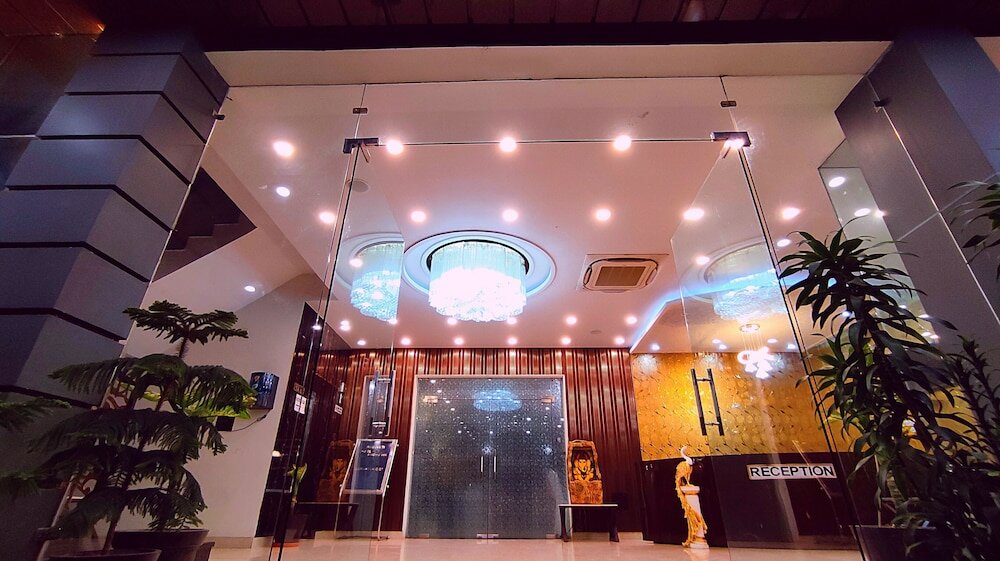 Фото Hotel Aradhna Inn by ShriGo Hotels