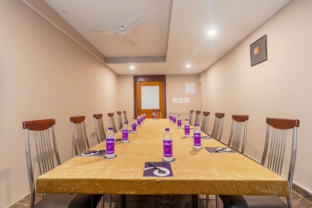 Фото Zip by Spree Hotels Mangala Towers