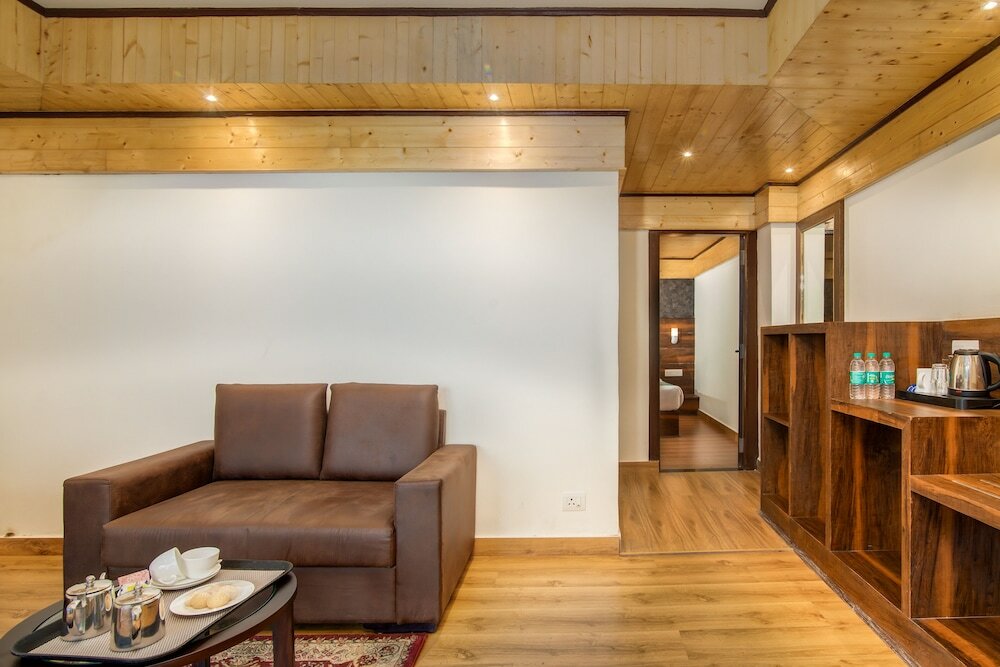 Фото Sumi Queen's Yard Rink Mall Darjeeling