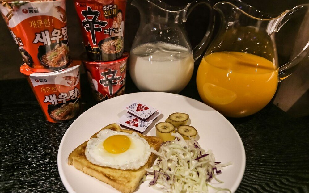 Фото Changwon Jinhae Almond Hotel