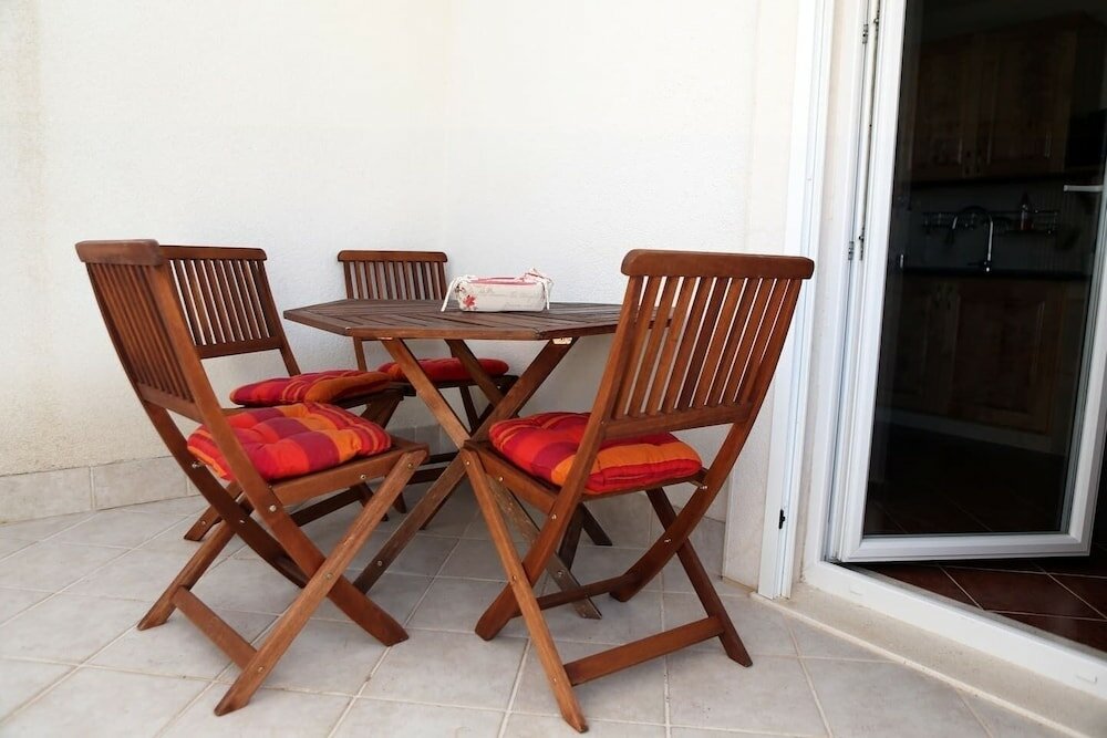 Фото Vida With Garden - A1 - Naranča