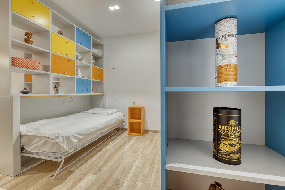 Фото Superb Seafront Family Apartment