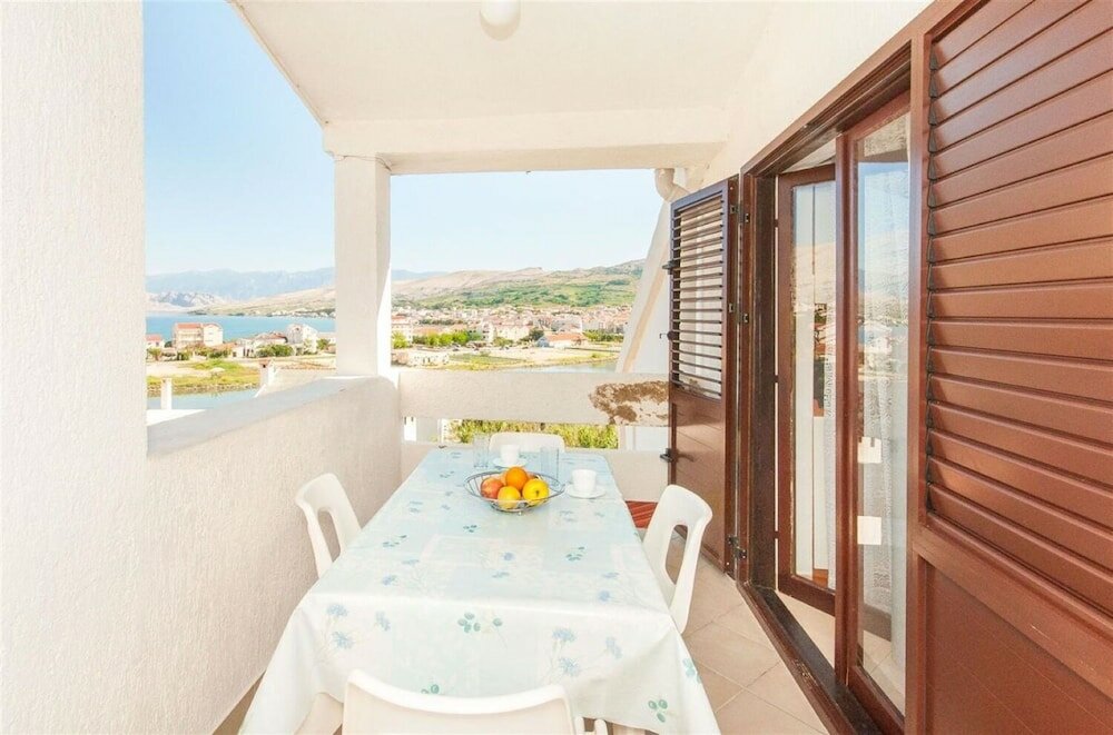 Фото Mate - Free Parking - A4