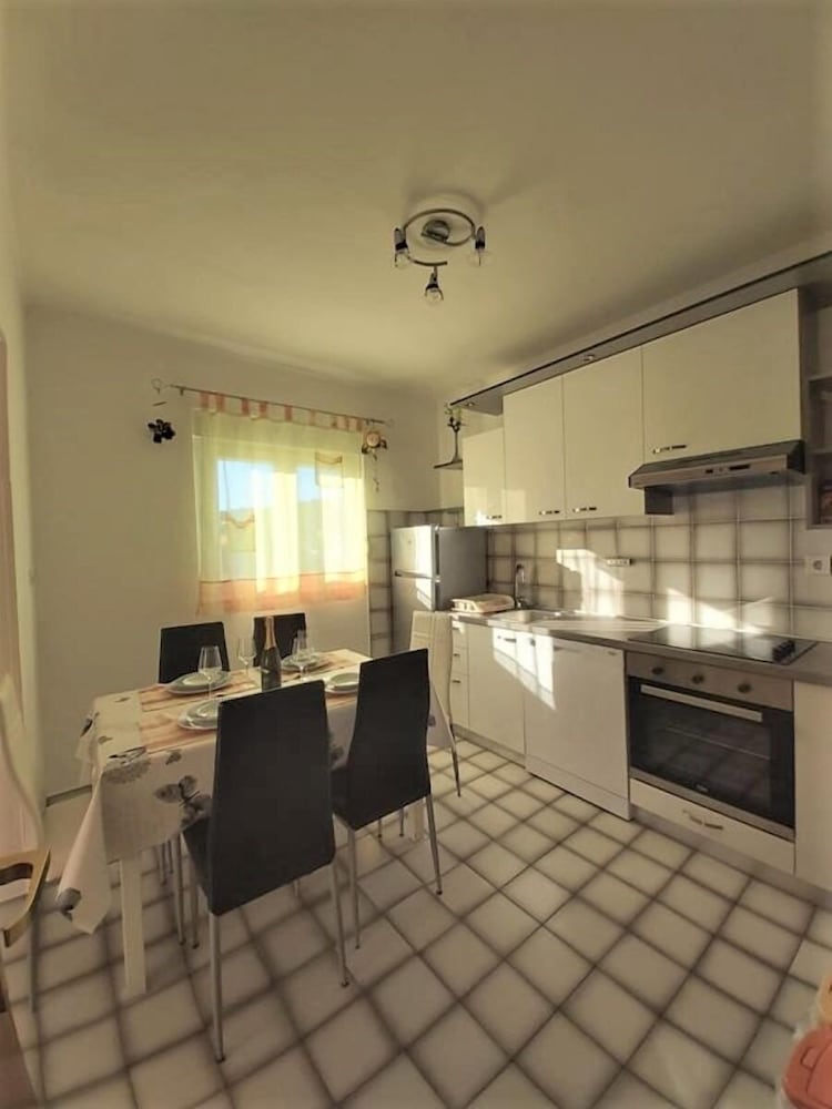 Фото Dani - Free Parking - A1