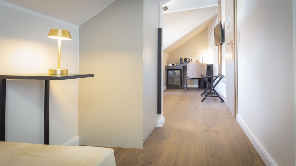 Фото Delphi Hotel & Restaurant