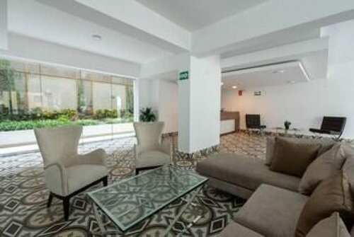 Гостиница Exclusive Penthouse With Private Rooftop Jacuzzi BBQ Game Room