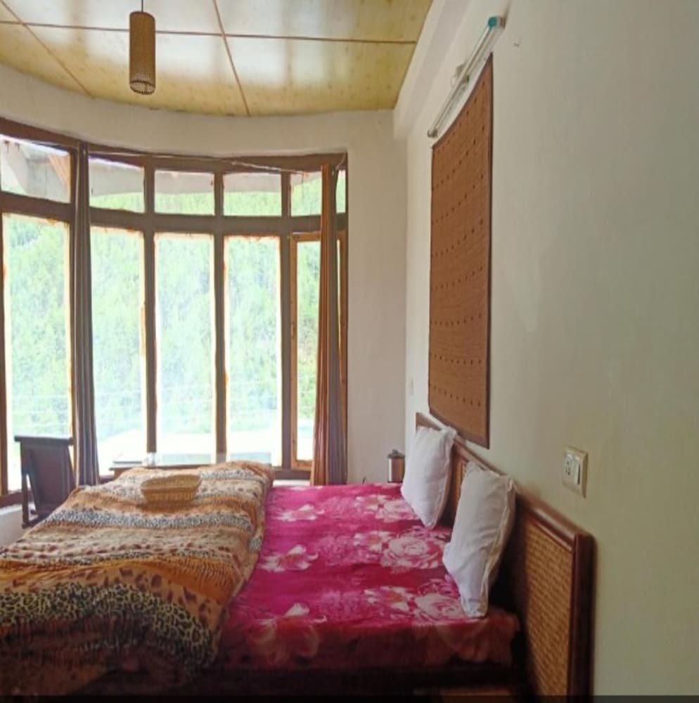 Фото Samaa Resorts Chitkul Heights