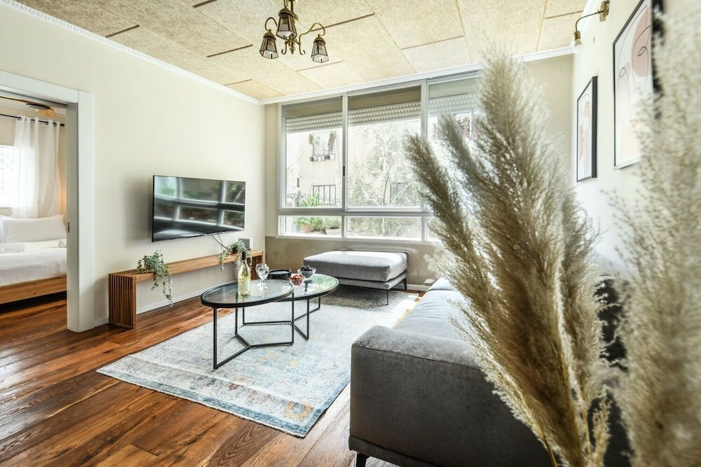 Фото Stylish and Modern 3br TelAviv Apartment