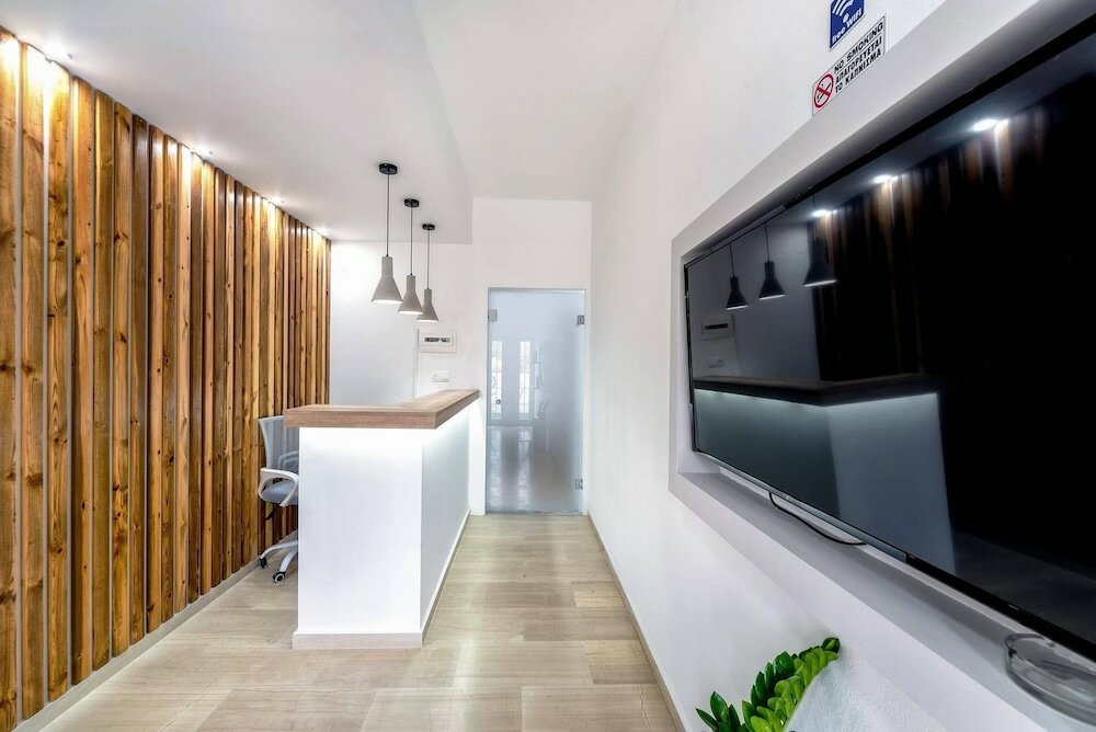 Фото Ermis Luxury Suites & Apartments