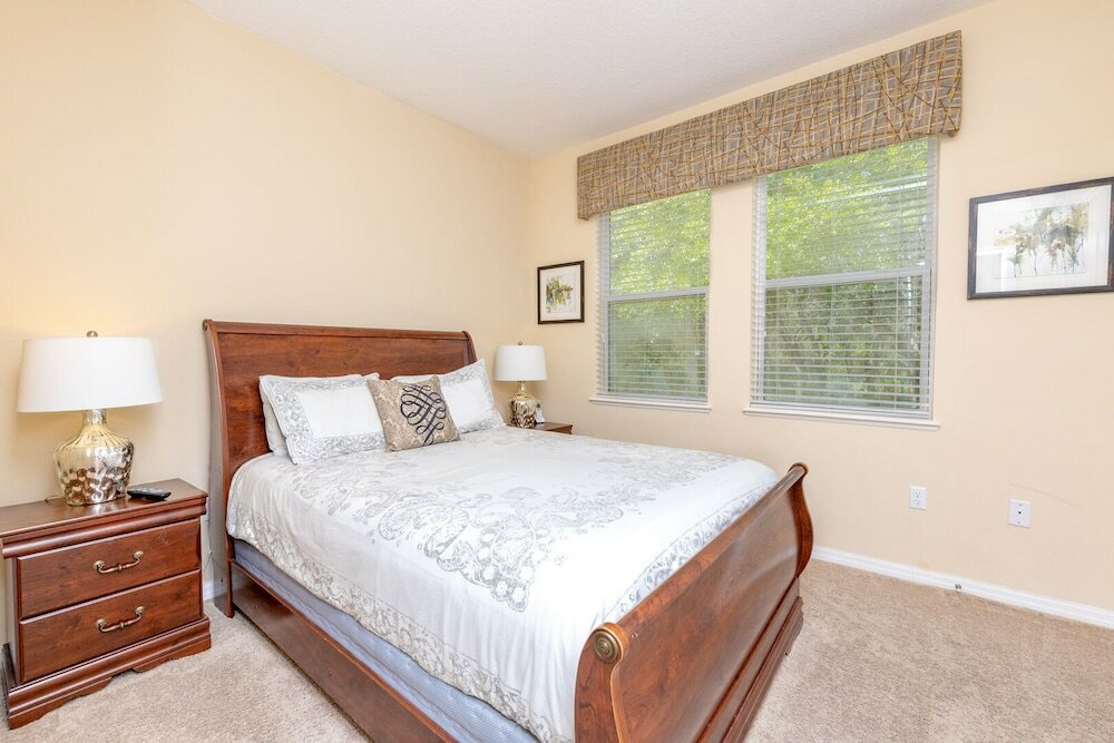 Фото Newly Remodeled 1 story - 5 Bed 5 Bath with Pvt Pool SPA And Game Room