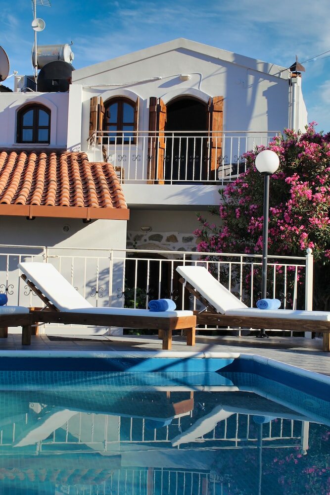 Фото Elia Woodstone Houses