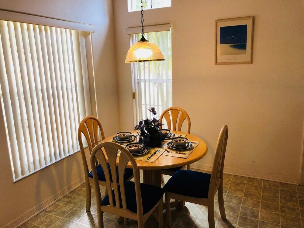 Фото Three Bedroom Pool House - 4684 Ppb - Vusa