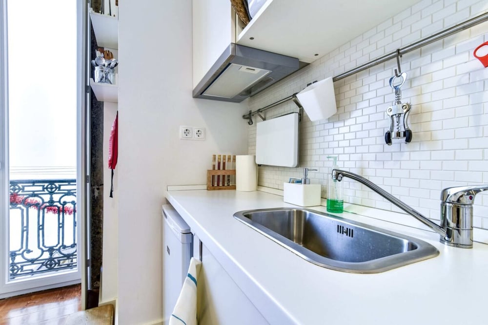 Фото Comfortable Studio in Trendy Bica Neighbourhood