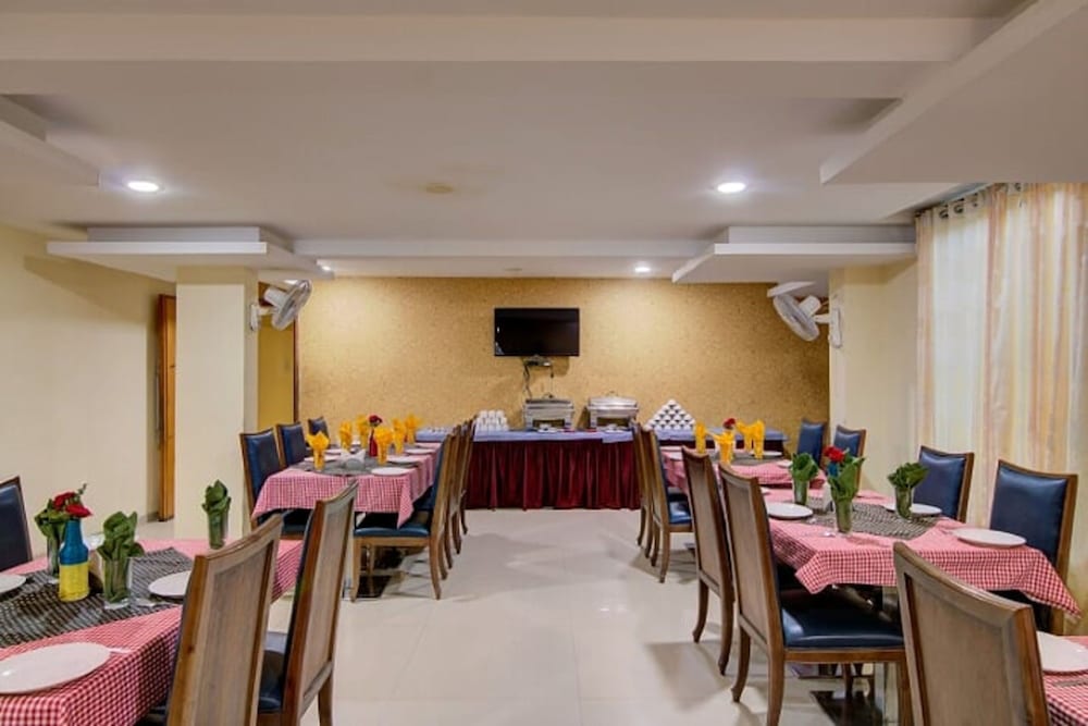 Фото Hotel Heera Excutive